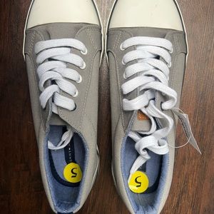 Tommy Hilfiger snickers